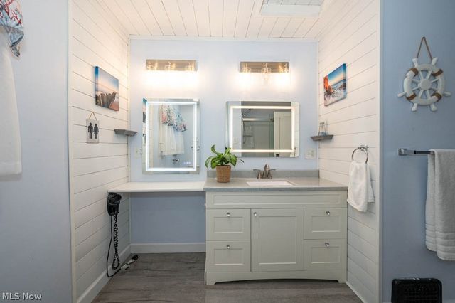 157 E Ohio Avenue, Sebring, OH 44672