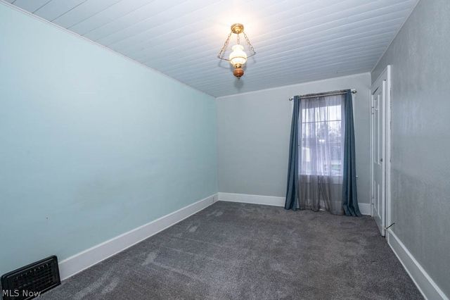 157 E Ohio Avenue, Sebring, OH 44672