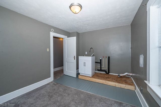 157 E Ohio Avenue, Sebring, OH 44672