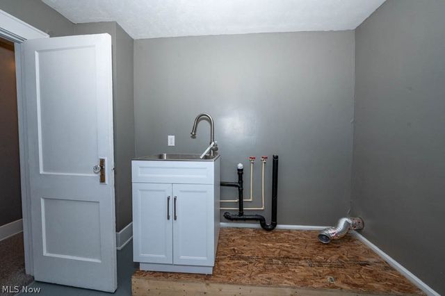 157 E Ohio Avenue, Sebring, OH 44672