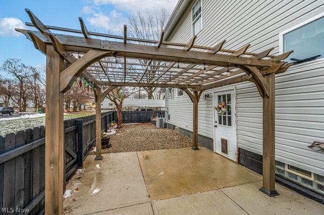 157 E Ohio Avenue, Sebring, OH 44672