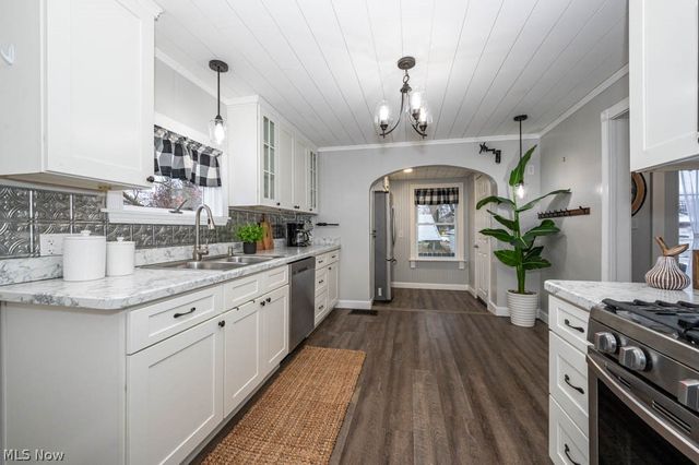 157 E Ohio Avenue, Sebring, OH 44672