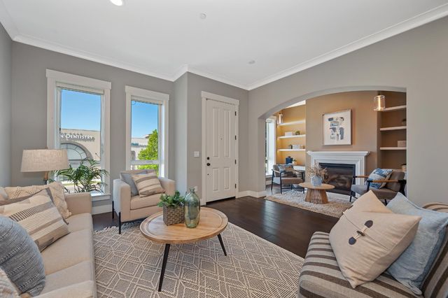 3613 Crocker Dr, Sacramento, CA 95818