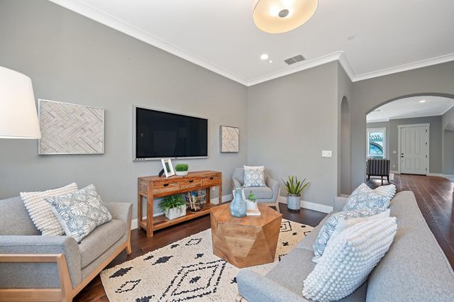 3613 Crocker Dr, Sacramento, CA 95818