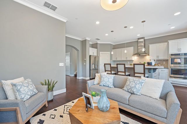 3613 Crocker Dr, Sacramento, CA 95818