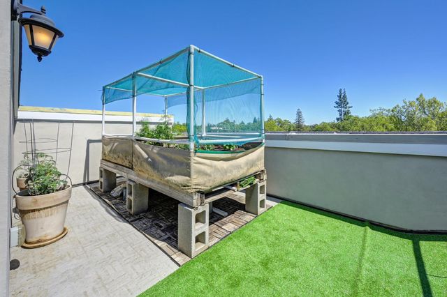 3613 Crocker Dr, Sacramento, CA 95818