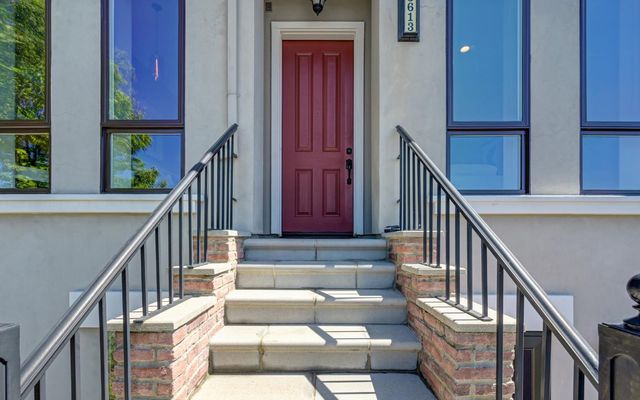 3613 Crocker Dr, Sacramento, CA 95818