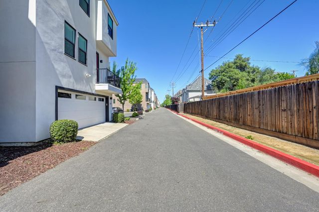 3613 Crocker Dr, Sacramento, CA 95818