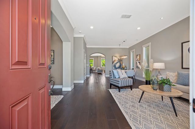 3613 Crocker Dr, Sacramento, CA 95818