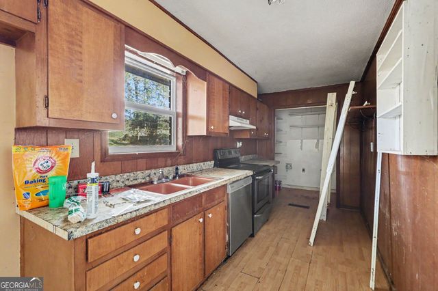5031 Oakdale Drive, Douglasville, GA 30135