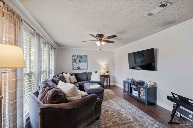3815 Durango Dr, Pensacola, FL 32504