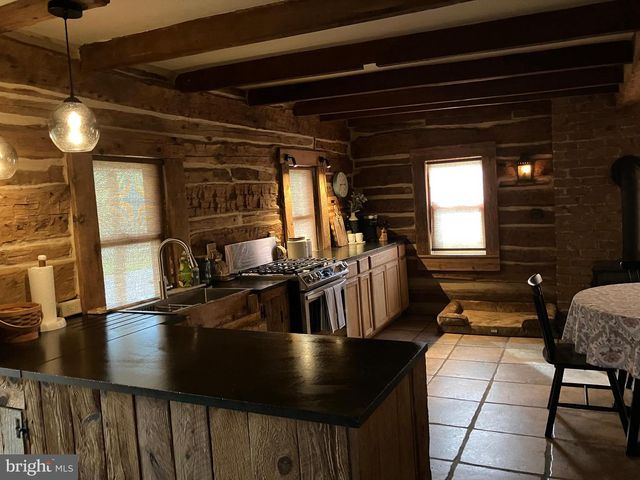 238 DOTTERER RD, Lenhartsville, PA 19534