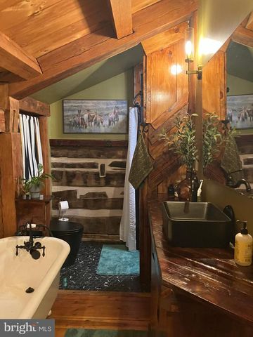 238 DOTTERER RD, Lenhartsville, PA 19534