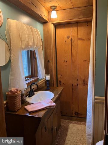 238 DOTTERER RD, Lenhartsville, PA 19534