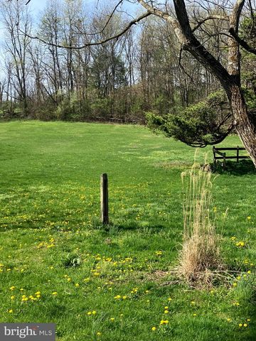238 DOTTERER RD, Lenhartsville, PA 19534