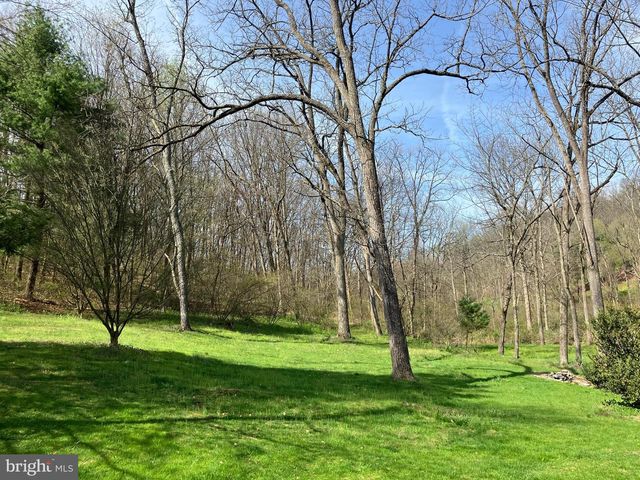 238 DOTTERER RD, Lenhartsville, PA 19534