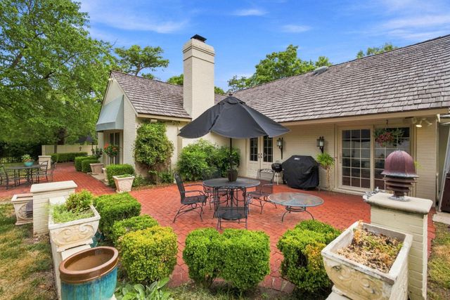 646 N Tara Ln, Wichita, KS 67206