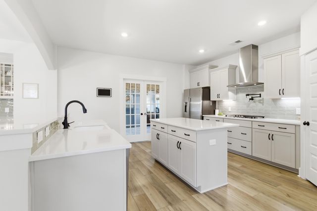 1092 Saltwater Circle, Johns Island, SC 29455