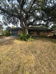 2330 Saxon Drive, Houston, TX 77018
