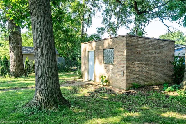 7700 Garden Lane, Justice, IL 60458