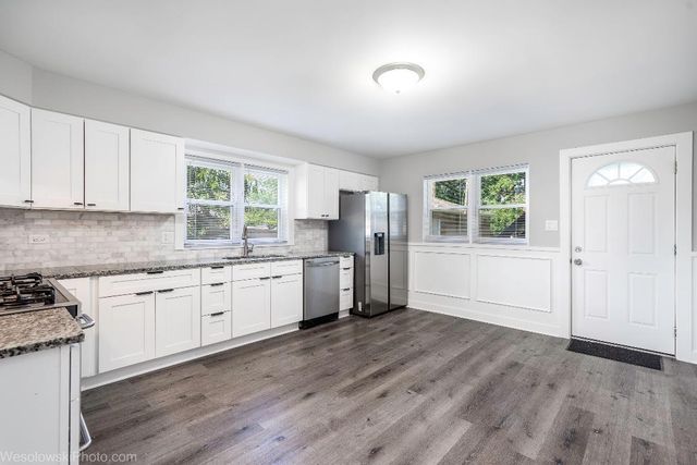 7700 Garden Lane, Justice, IL 60458
