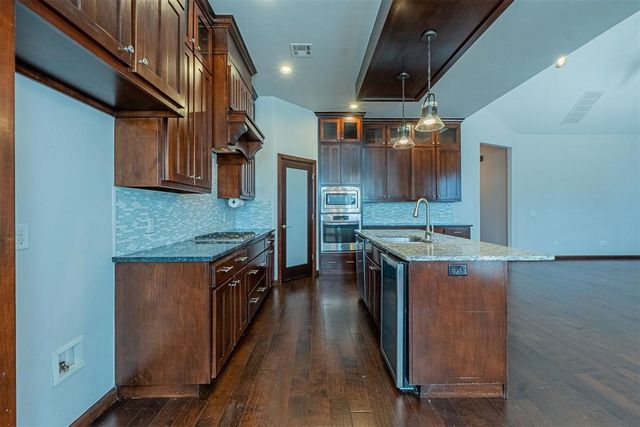 6140 Oxnard Street, Edmond, OK 73034