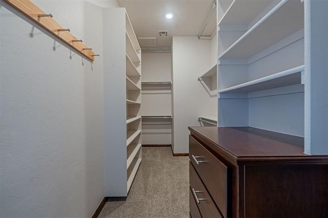 6140 Oxnard Street, Edmond, OK 73034