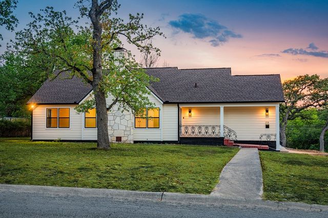 719 W Main, Kerrville, TX 78028