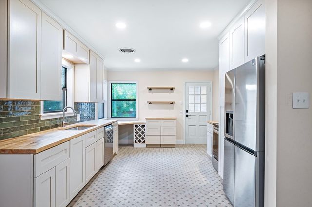 719 W Main, Kerrville, TX 78028