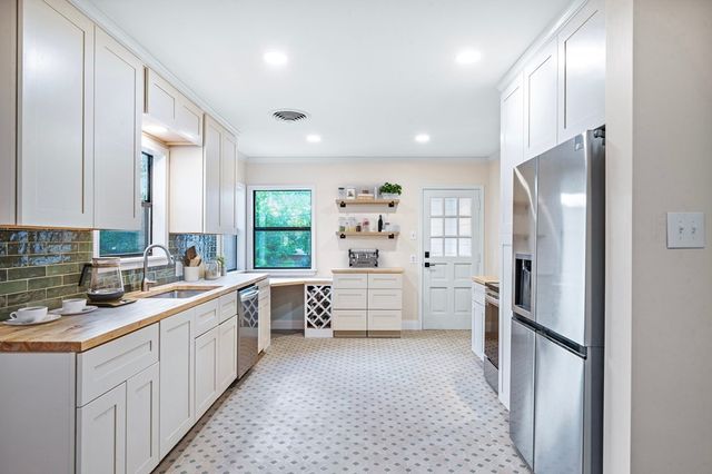 719 W Main, Kerrville, TX 78028