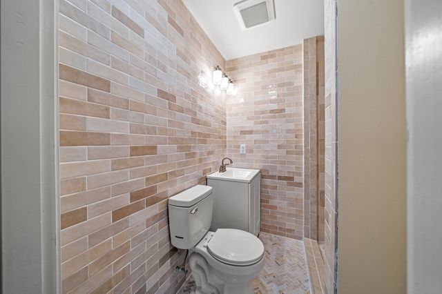 719 W Main, Kerrville, TX 78028