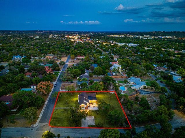 719 W Main, Kerrville, TX 78028