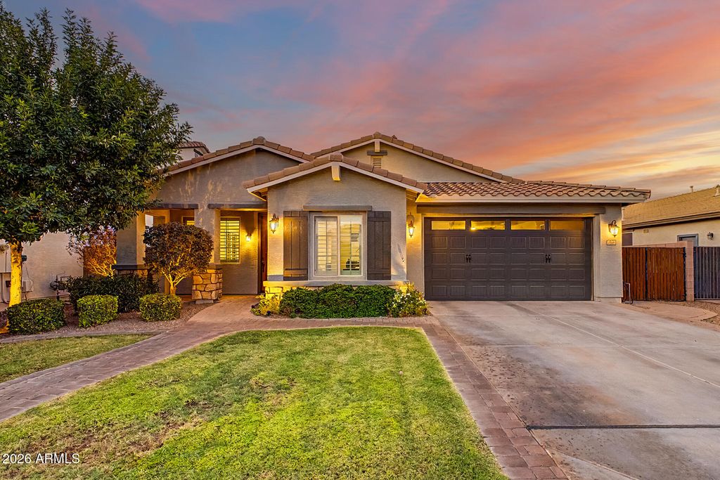 2526 E TONTO Drive, Gilbert, AZ 85298 — exterior