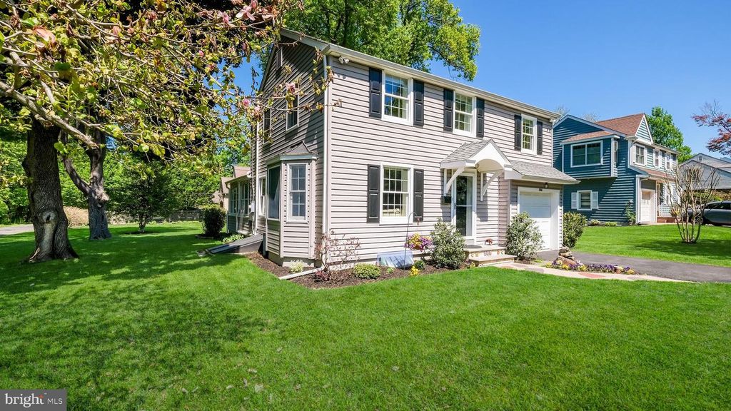 235 N CLINTON ST, Doylestown, PA 18901