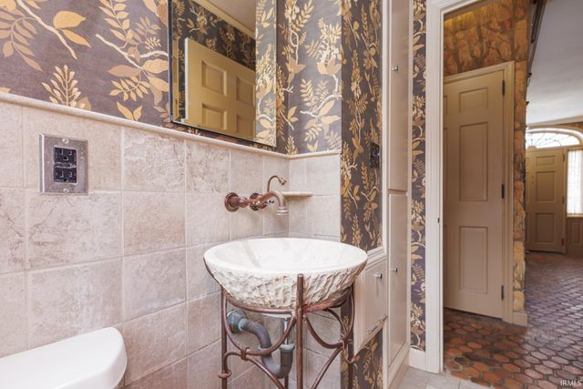 412 N Forest Avenue, Muncie, IN 47304