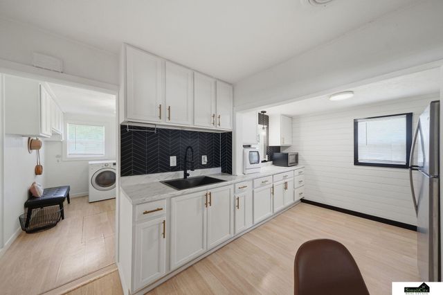 104 W 5th Street, Hickman, NE 68372