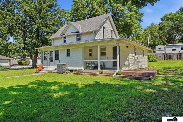 104 W 5th Street, Hickman, NE 68372