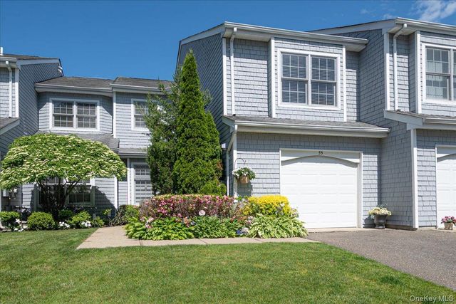 55 Lakebridge Drive S, Kings Park, NY 11754