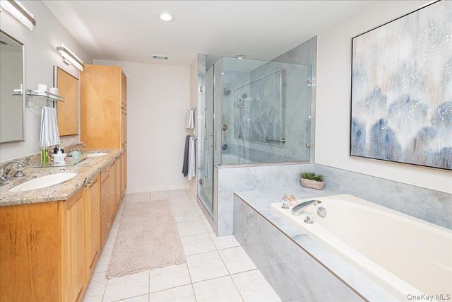 55 Lakebridge Drive S, Kings Park, NY 11754