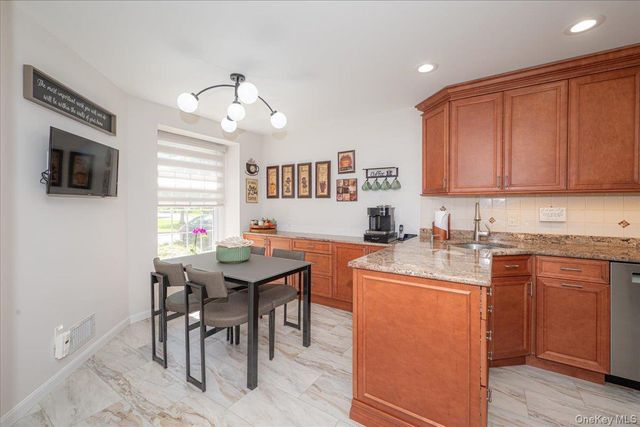 55 Lakebridge Drive S, Kings Park, NY 11754