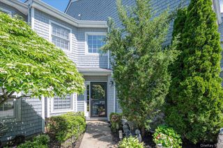 55 Lakebridge Drive S, Kings Park, NY 11754