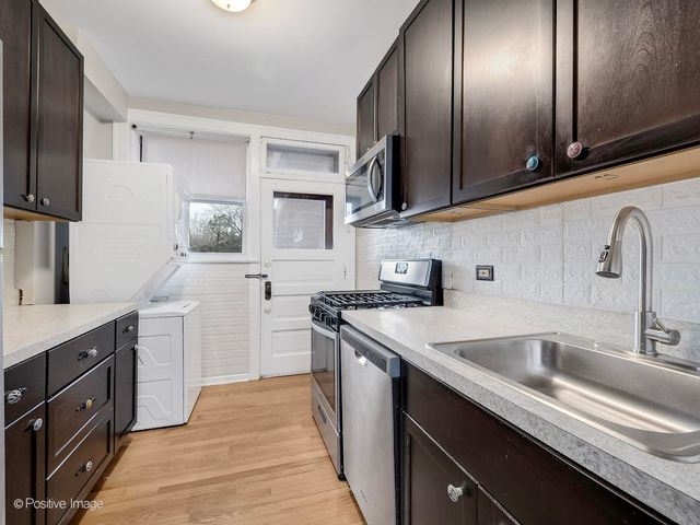 219 Chicago Avenue 1, Oak Park, IL 60302