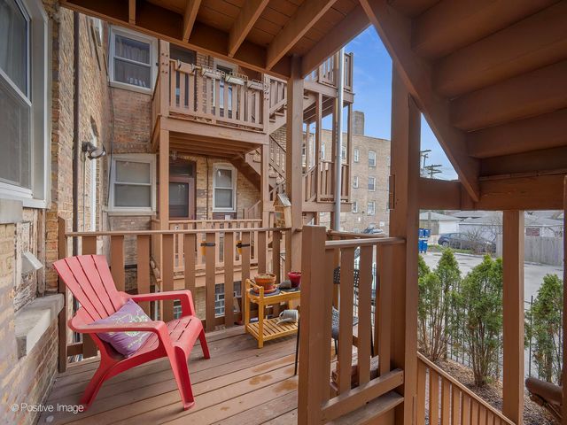 219 Chicago Avenue 1, Oak Park, IL 60302