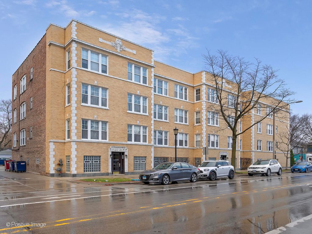 219 Chicago Avenue 1, Oak Park, IL 60302