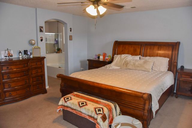 96 Avenida Jardin, Los Lunas, NM 87031