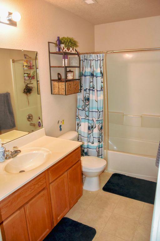 Image 13 of property listing at 96 Avenida Jardin, Los Lunas, NM 87031