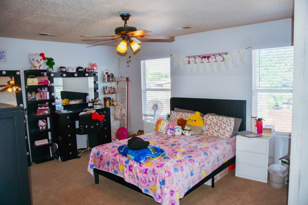 Image 14 of property listing at 96 Avenida Jardin, Los Lunas, NM 87031