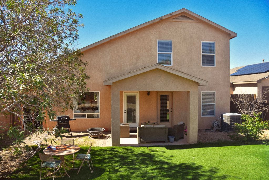 Image 18 of property listing at 96 Avenida Jardin, Los Lunas, NM 87031