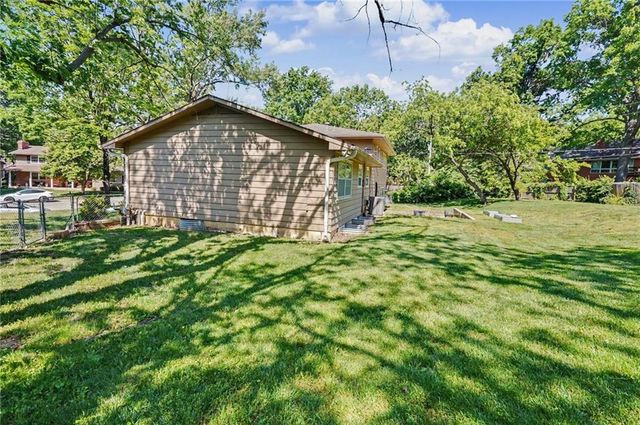 2624 Bardith Court, Lawrence, KS 66046