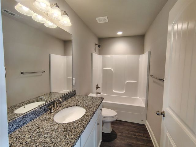 1742 Charismatic Drive, Prairie Grove, AR 72753